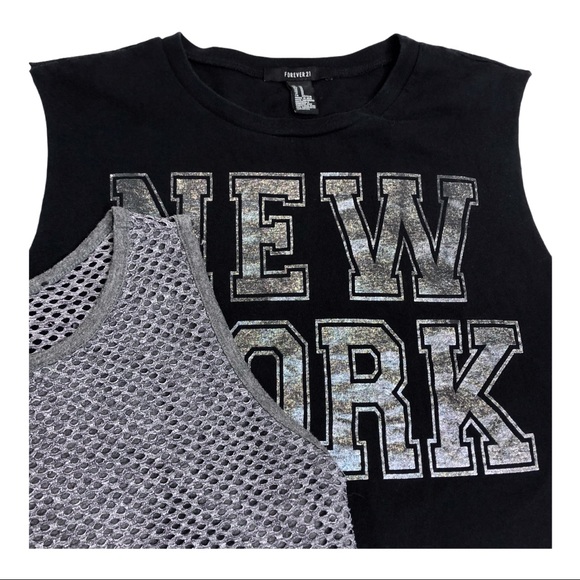 Crop Shirt Bundle 2 Crop Tops, 1 Bralette Sz S/M - Picture 3 of 12